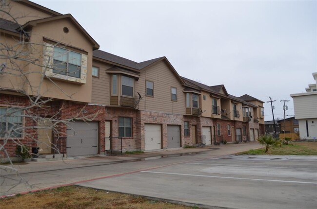Primary Photo - 5316 Reiger Ave