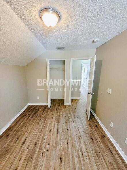 Building Photo - 323 Summer Sails Dr