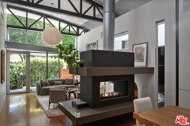 Building Photo - 8735 Dorrington Ave