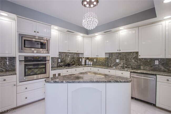 Building Photo - 3111 Bel Air Dr
