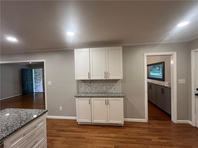 Building Photo - 2301 Echo Hills Cir NE