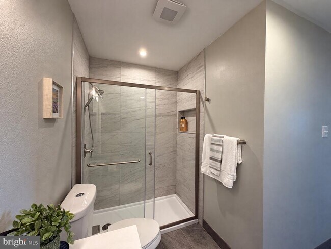 Building Photo - 3315 Wyndham Cir