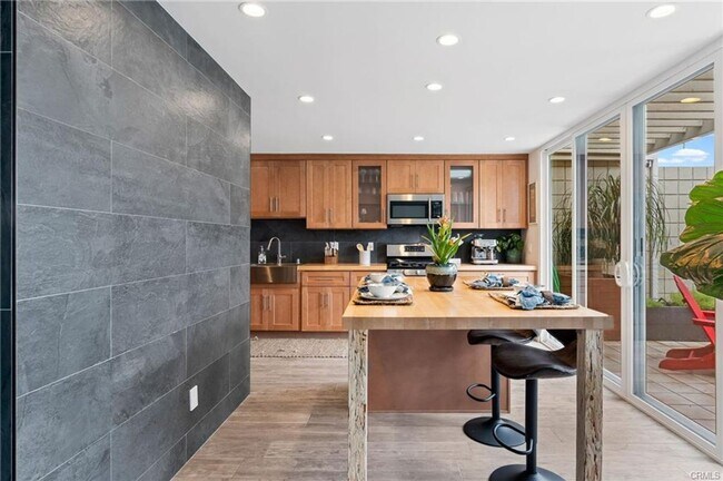 Building Photo - Huntington Harbor Coastal Retreat