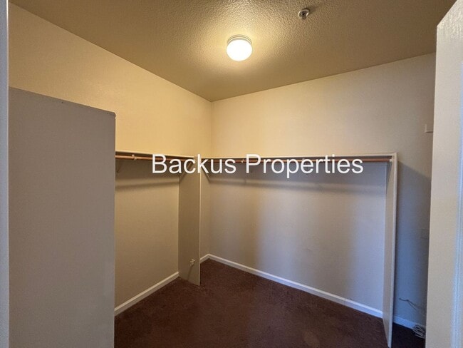 Building Photo - 11 Huerta Ave