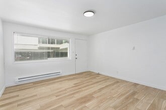 Building Photo - 610 S Sheridan Ave