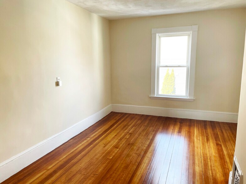 Bedroom 2 - 27 Webster Pl