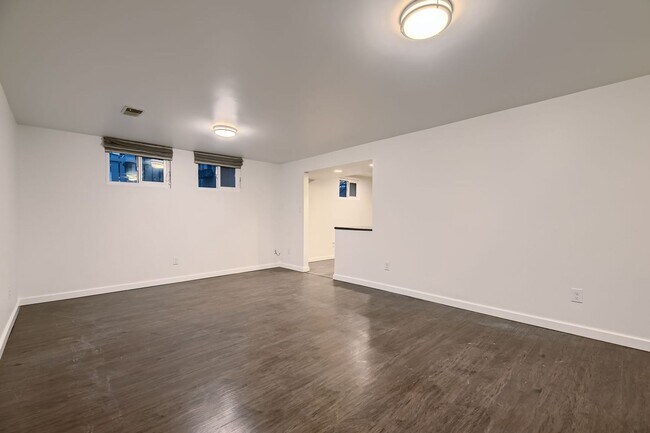 Building Photo - 3125 N Raleigh St