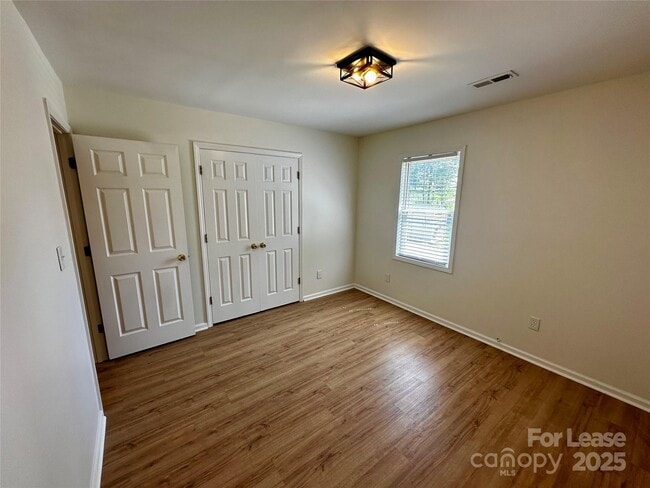 Building Photo - 5591 Wrenn Dr