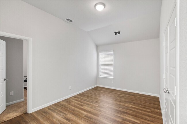 Building Photo - 1613 Wayback Dr