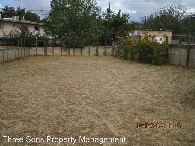 Building Photo - 3 br, 2 bath House - 8813 Snow Heights Blv...