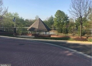 Lake - 4860 Eisenhower Ave