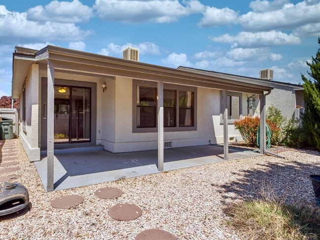 Building Photo - Spacious 2BR Rental with Open Floor Plan & Low-Maintenance yard