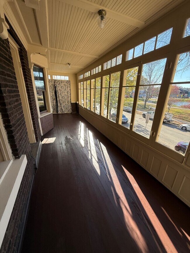 Primary Photo - 2252 S 7th St