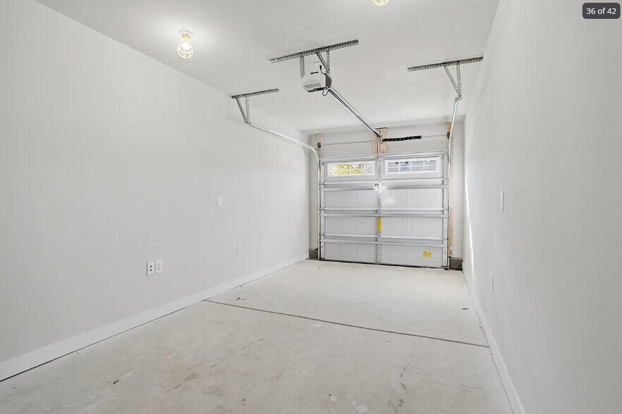 Building Photo - 2264 Palm Ct