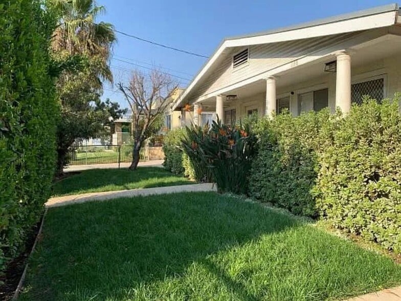 Building Photo - 1188 N Mariposa Ave