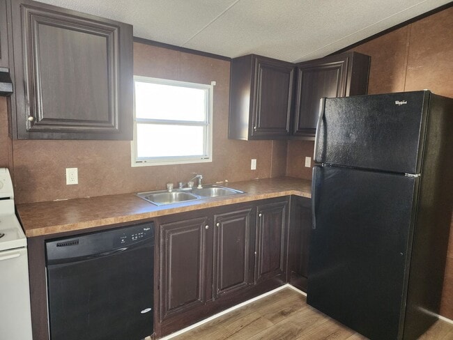 Building Photo - 1210 N Avenue K