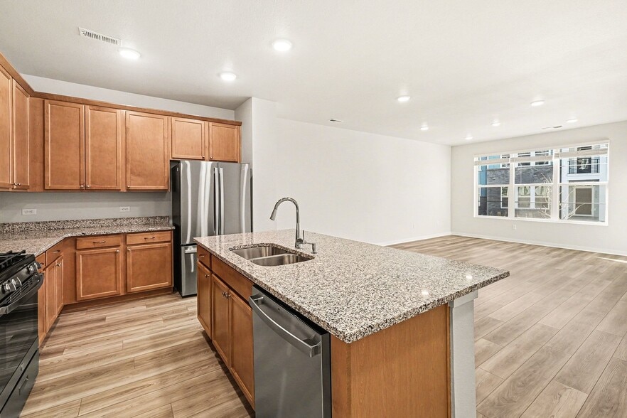 Building Photo - 6328 Deerfoot Dr