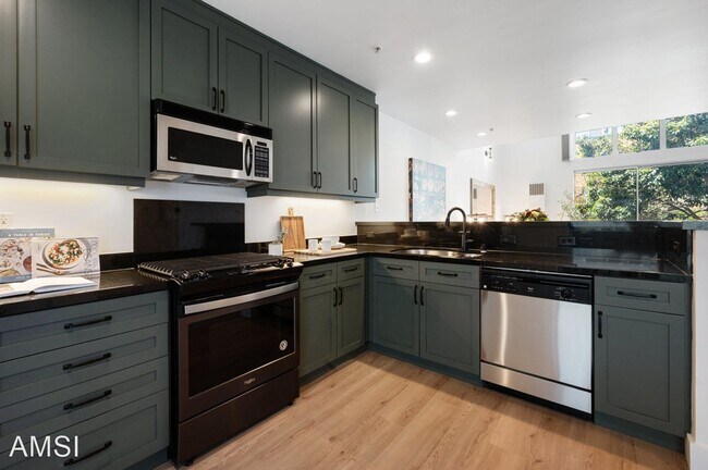 Building Photo - 1 br, 1.5 bath House - 350 Alabama #2
