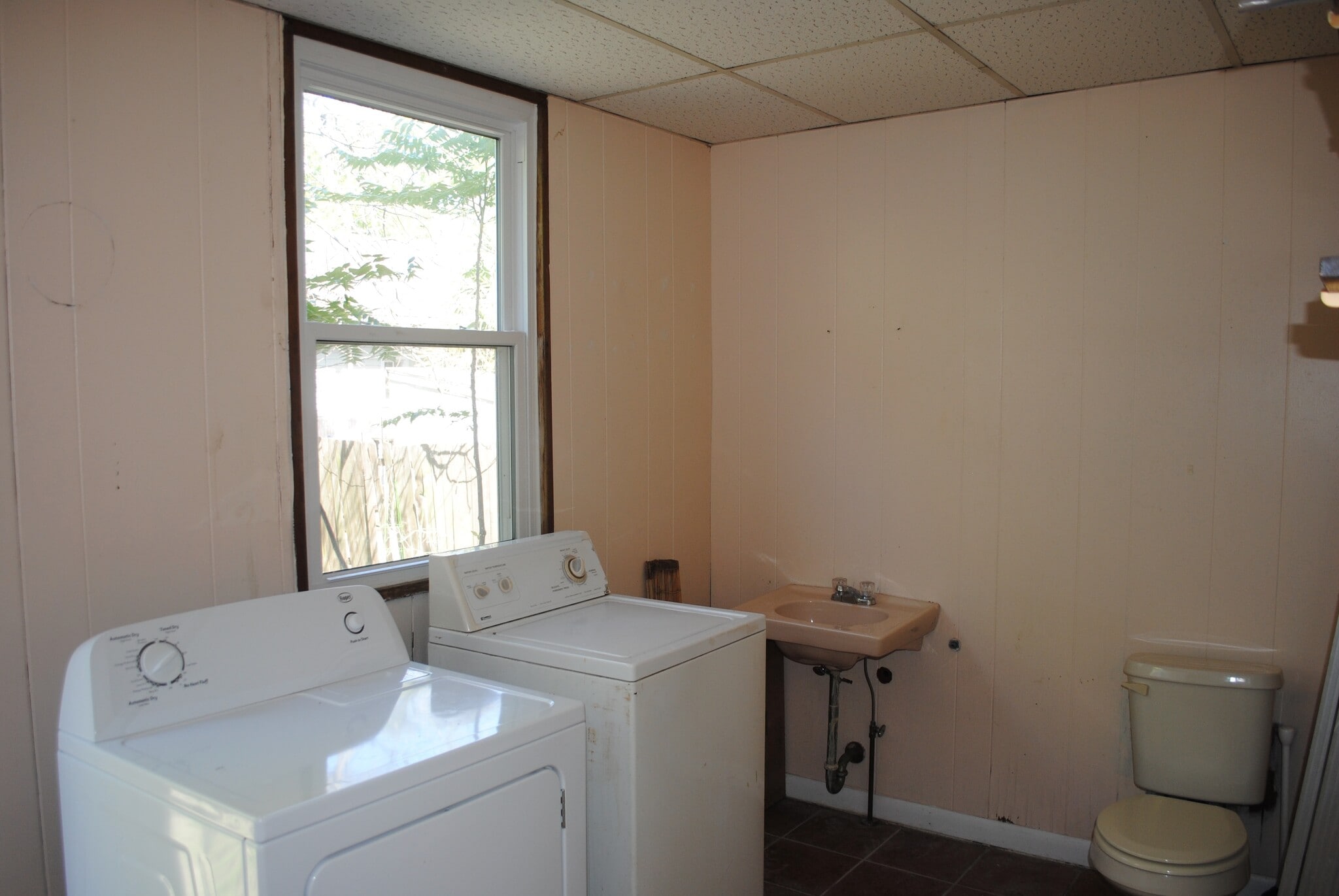 Building Photo - 2328 Nashville Ave