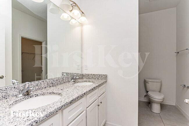 Building Photo - 348 Corbel Ln