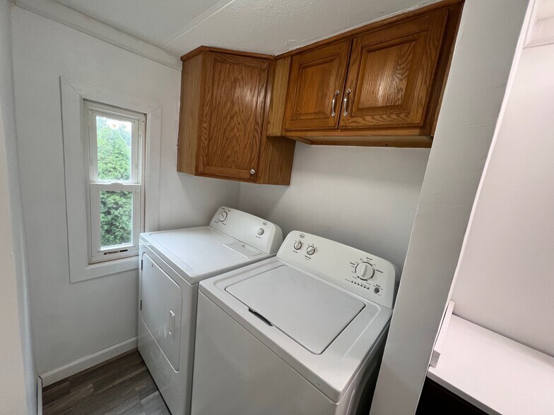 Building Photo - 4408 Sanford Ct