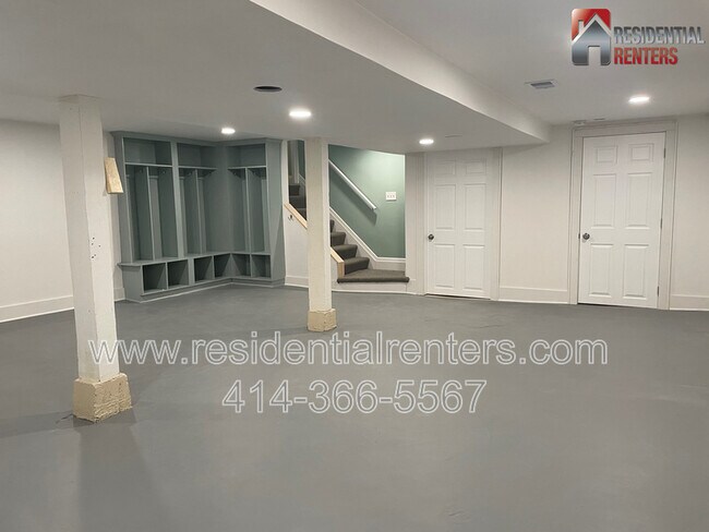 Building Photo - 2369 N 61st St