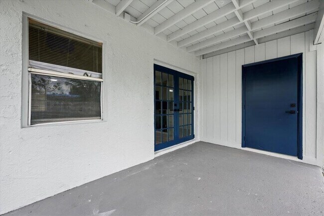 Building Photo - 1209 14th Ct S