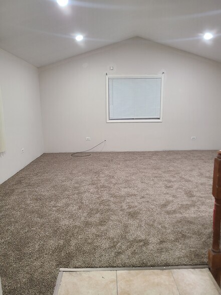 Building Photo - 9800 S Merrion Ave