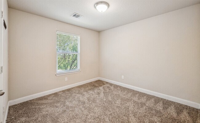 Building Photo - 268 Castleridge Dr