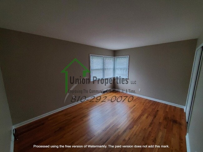 Building Photo - 4034 Pine Grove Ave