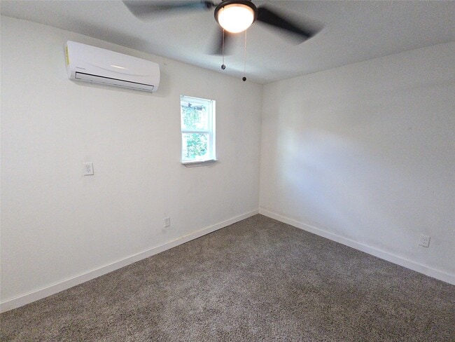 Building Photo - 9010 Linda Vista Rd