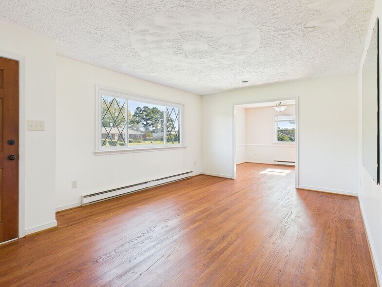 Building Photo - 3702 Broadgate Dr