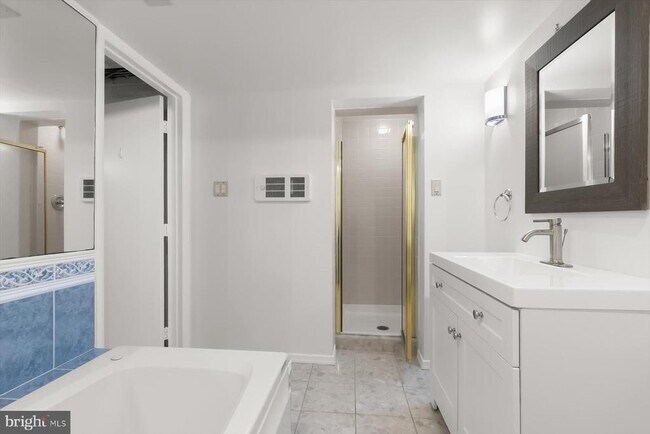 Building Photo - 2925 Kanawha St NW