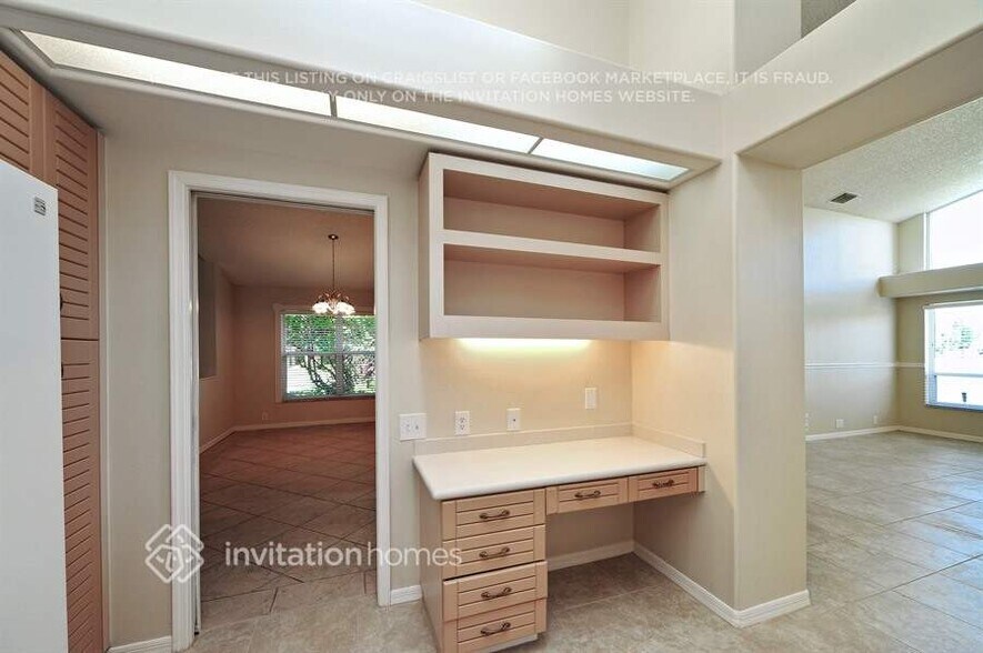 Building Photo - 437 Waterford Cir E