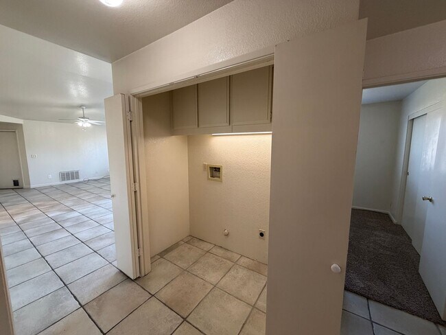Building Photo - Corner Lot