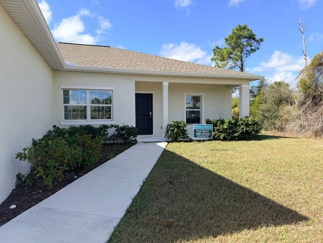 Building Photo - 3 bedrooms and 2 baths! FRESHLY RENOVATED!