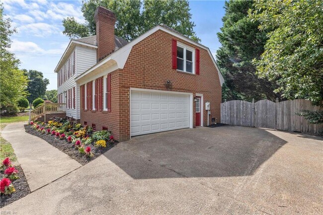 Building Photo - Beautiful, Spacious 5Bedroom Home in Virginia Beach