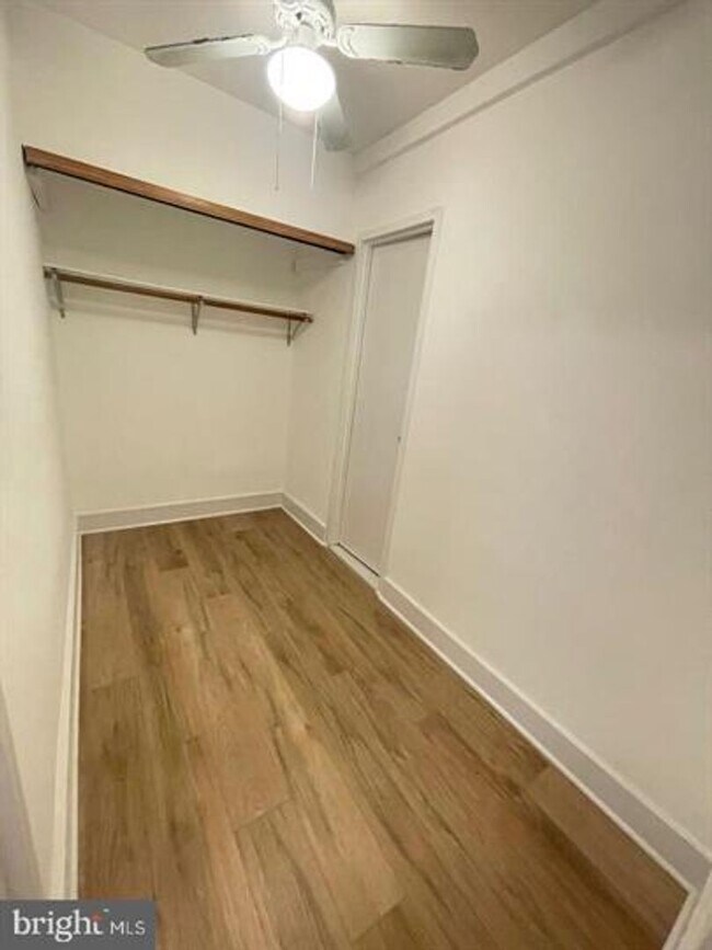 Building Photo - Spacious Studio with all Utilities Included