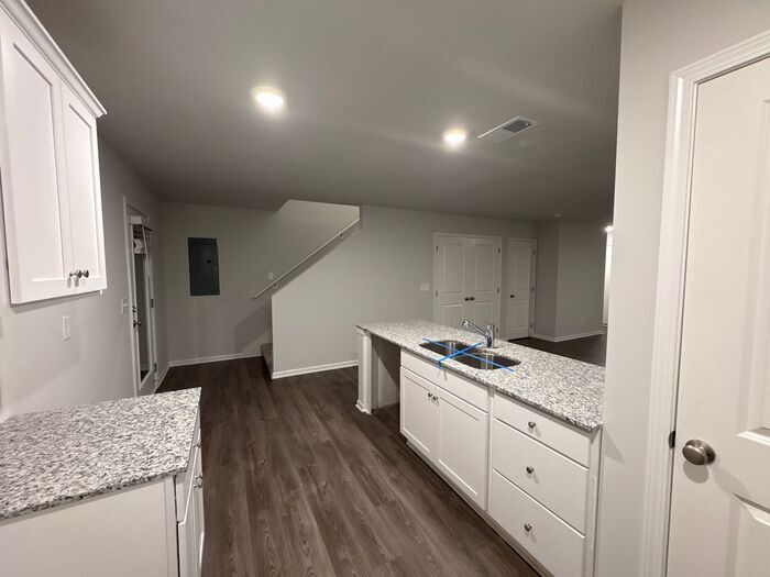 Building Photo - 4035 Highland Ave