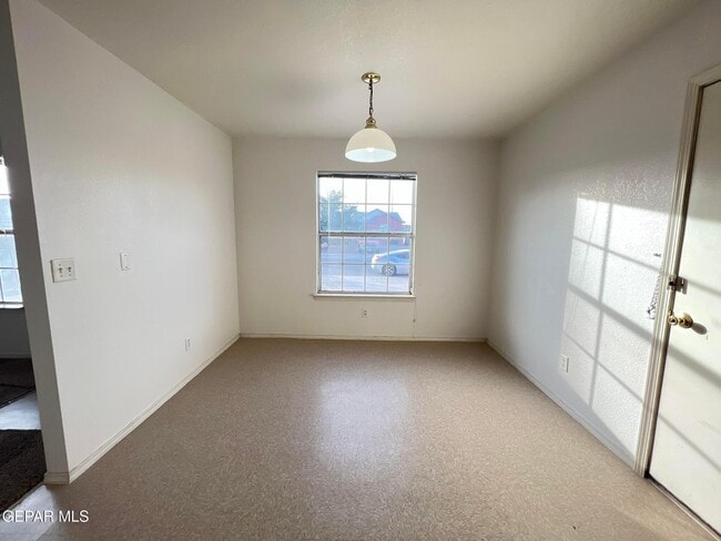 Building Photo - 3500 Tierra Zafiro Dr