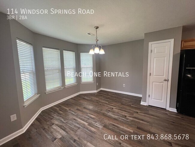 Building Photo - 114 Windsor Springs Rd