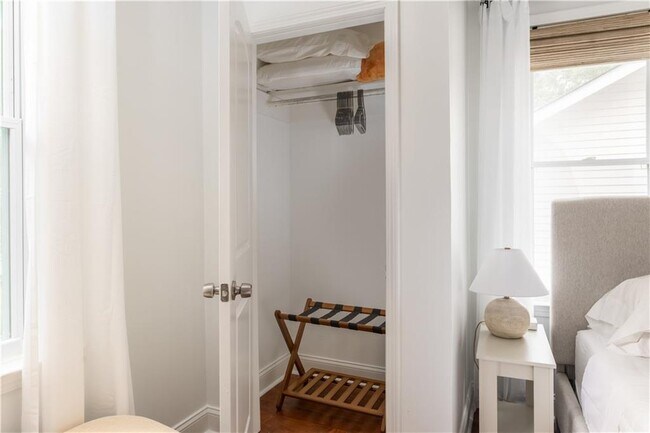 Building Photo - 200 Lowry St NE