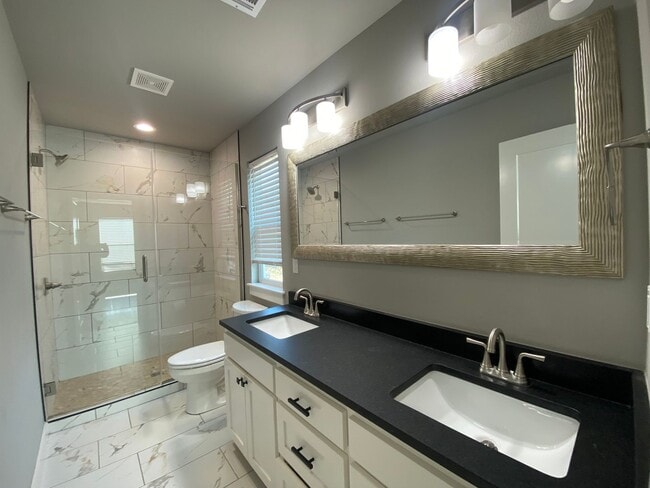 Building Photo - Stunning 3 bed 2.5 bath for rent in Coweta!!