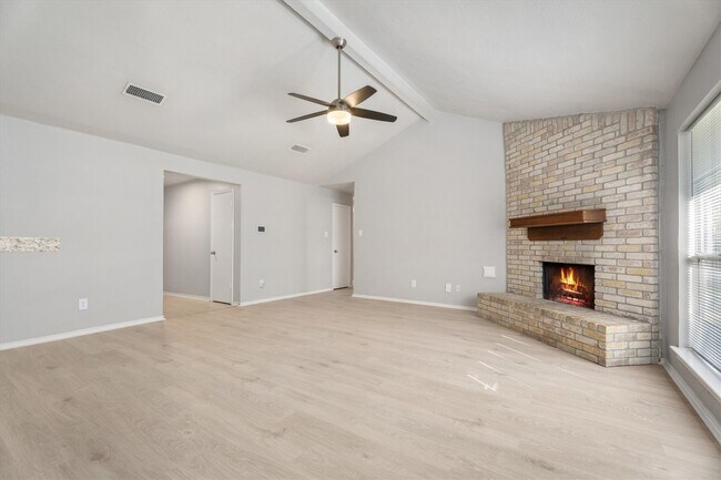 Building Photo - 3738 Clear Falls Dr