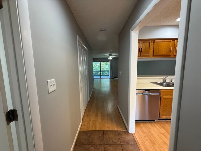 Building Photo - Condo in Lake Vista