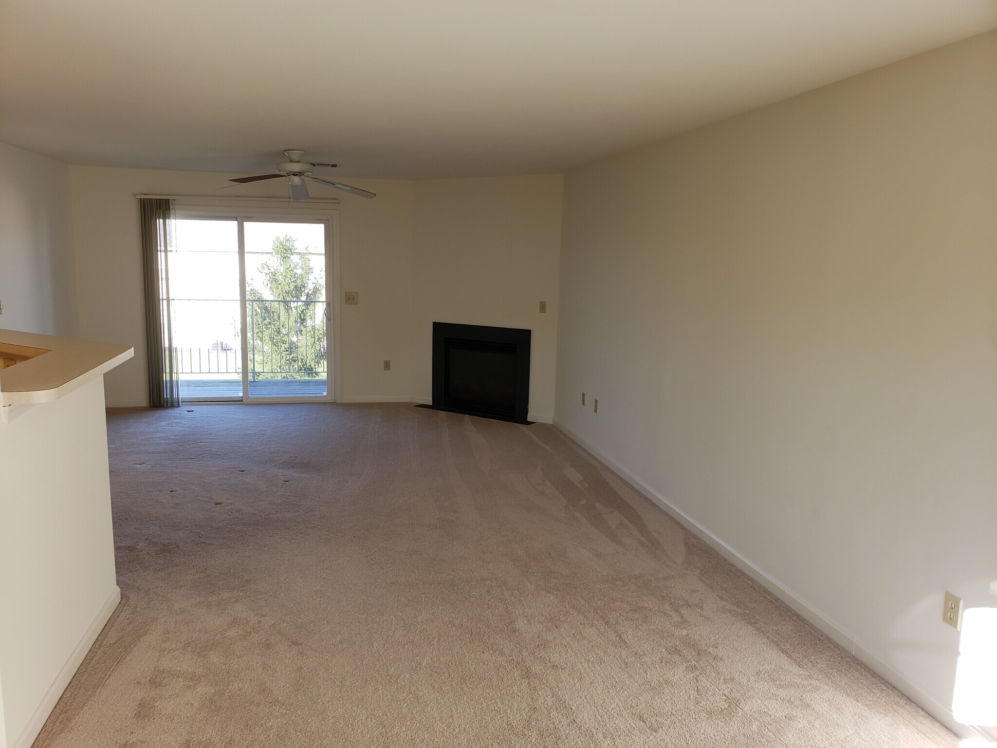 Building Photo - 140 Cardinal Ln