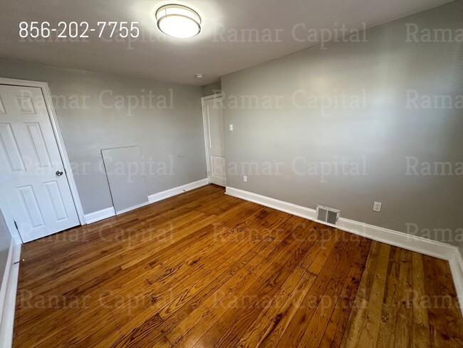 Building Photo - East Camden Spacious 3 bedroom Home - Show...