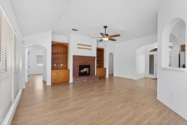 Building Photo - 300 Betterman Dr