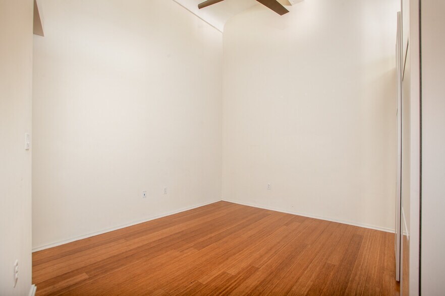 Building Photo - 1136 Washington Ave