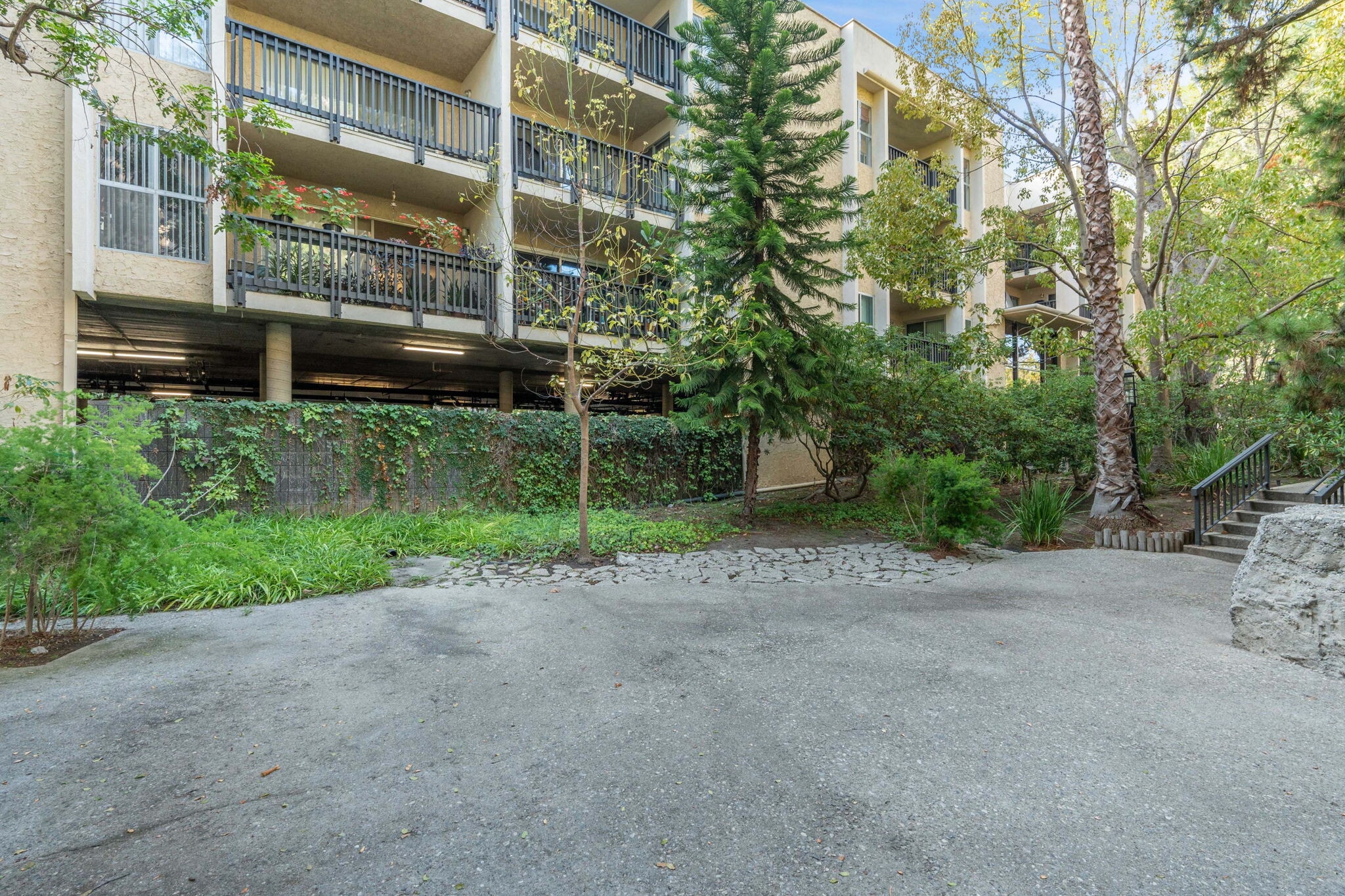 Building Photo - 3113 Raintree Cir